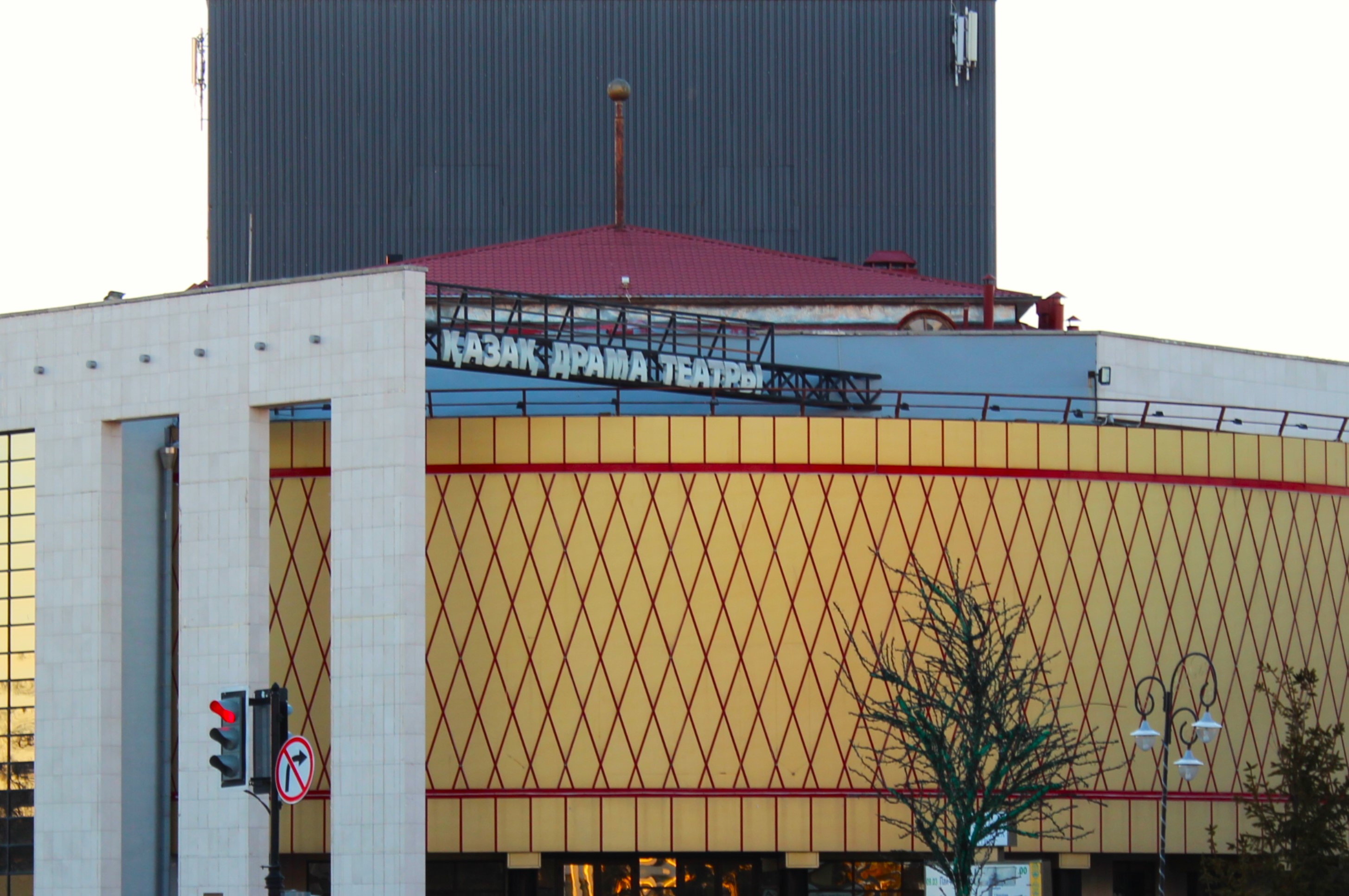 Когда завершится реставрация казахского драмтеатра в Уральске